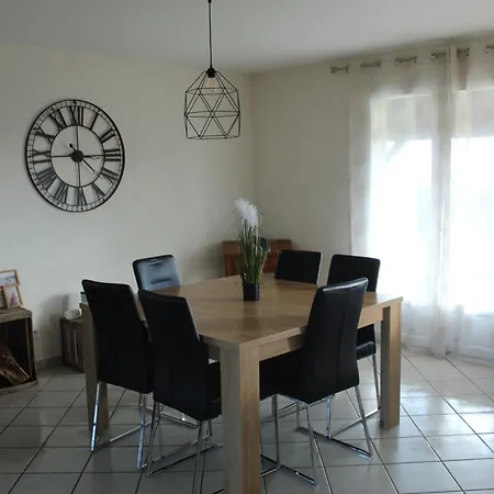 Holiday home Maison Vue Chaine Des Puys *