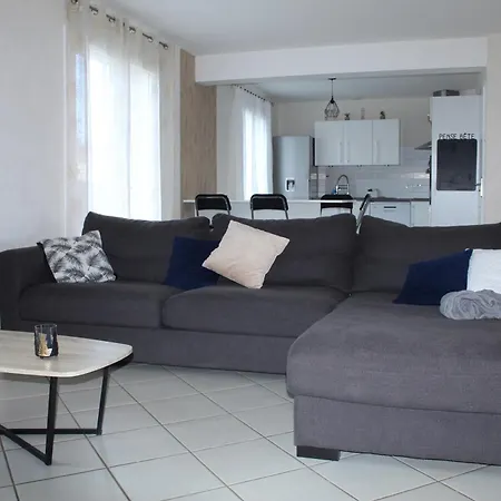 Maison Vue Chaine Des Puys Artonne