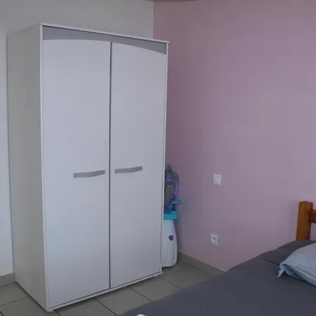 Maison Vue Chaine Des Puys 度假居 *