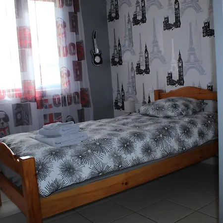 Maison Vue Chaine Des Puys 度假居 Artonne